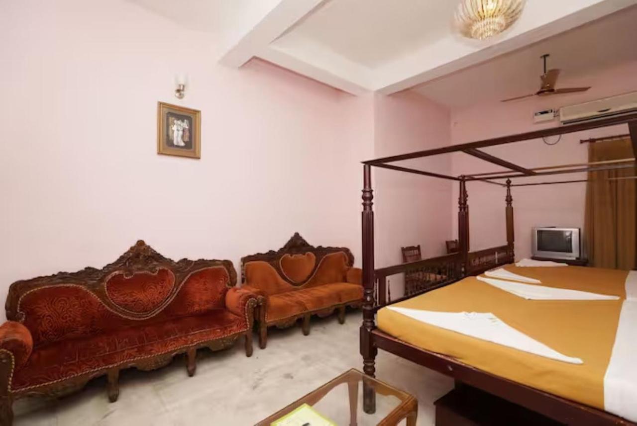 Hotel Soorya Heritage Inn Puduccseri Kültér fotó